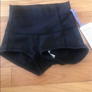lulu lemon Wunder Short 2”